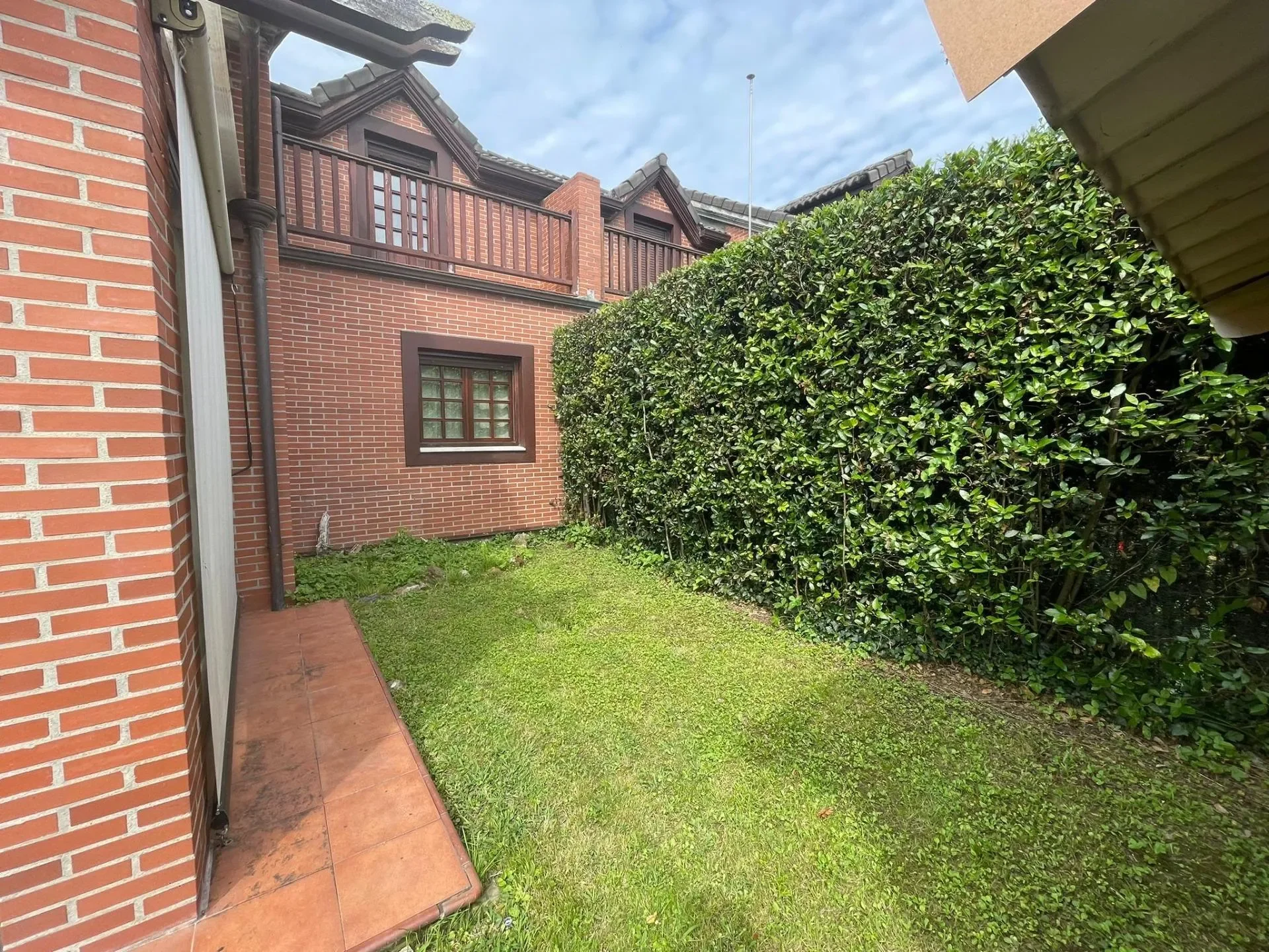 Exterior photo 10