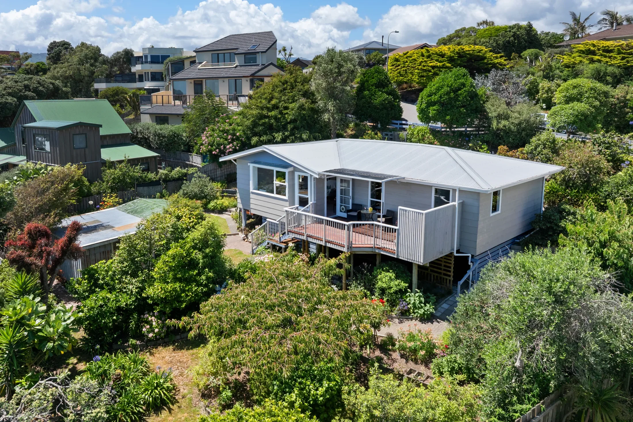 Exterior photo 6