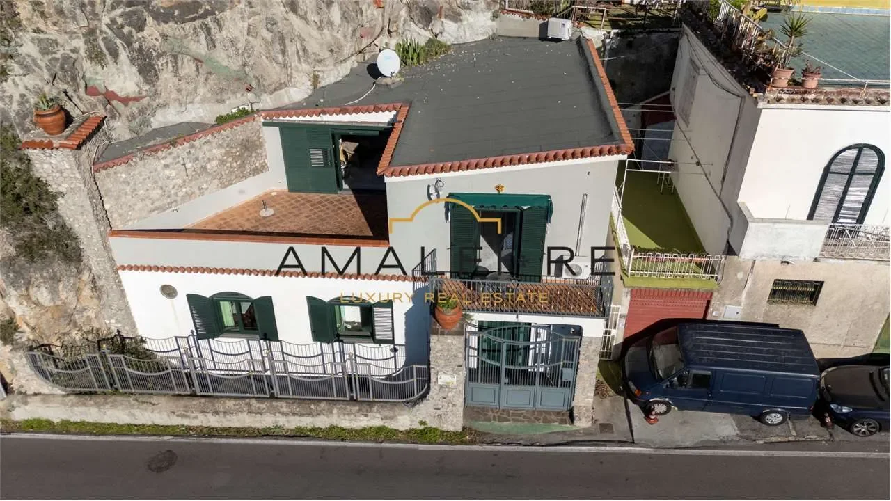 Exterior photo 2