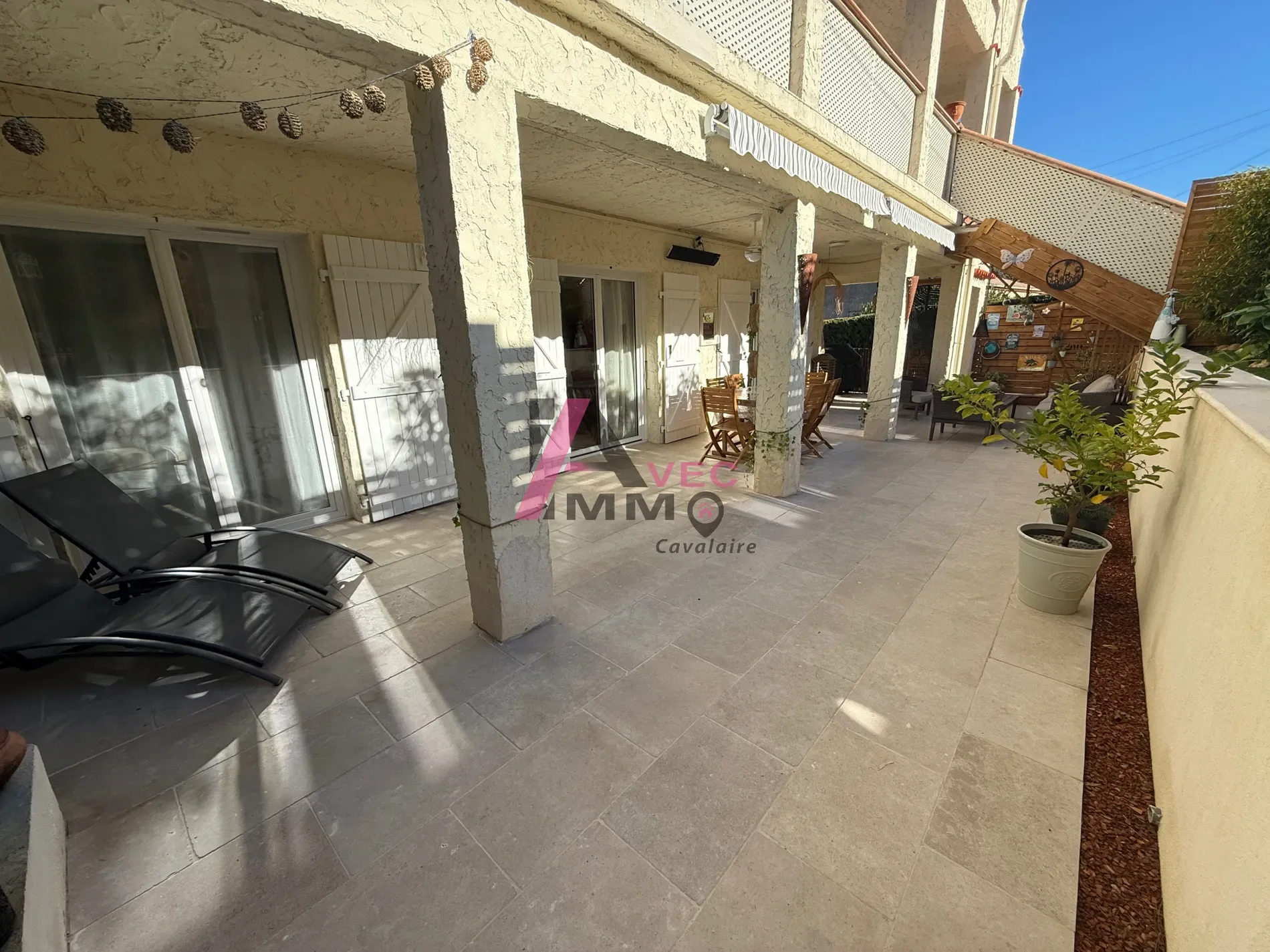 Exterior photo 4