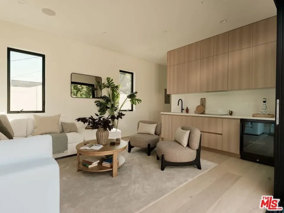 3629 Rosewood Avenue, Los Angeles, California, United States. - Photo 36