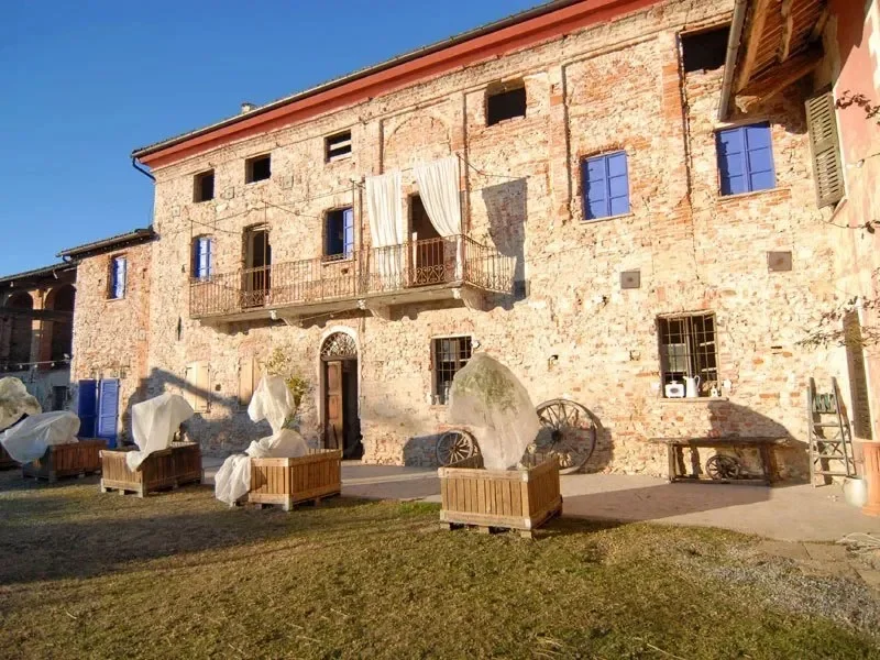 Exterior photo 9