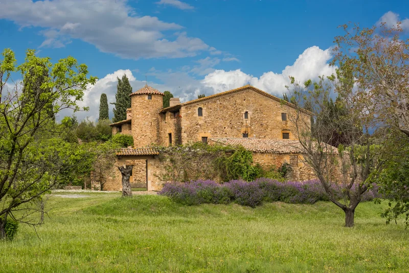 Ref. 1327 Masia Fortificada En Girona.Baix Emporda