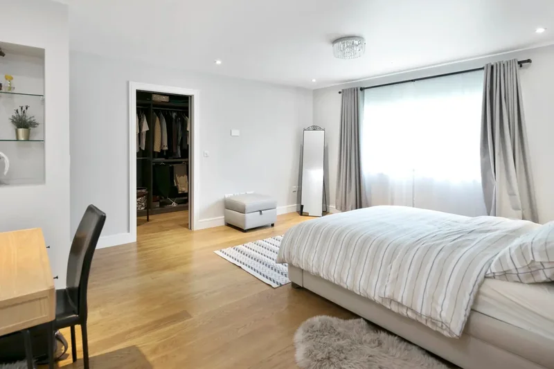 Fairlawn Close, Kingston upon Thames, England, United Kingdom. - Photo 4