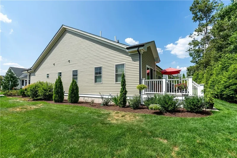 1 Hampton Road 27, Coventry, Rhode Island, United States. - Photo 17