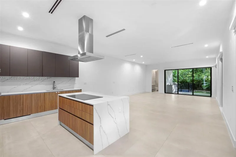 3063 Elizabeth St, Miami, Florida, United States. - Photo 36