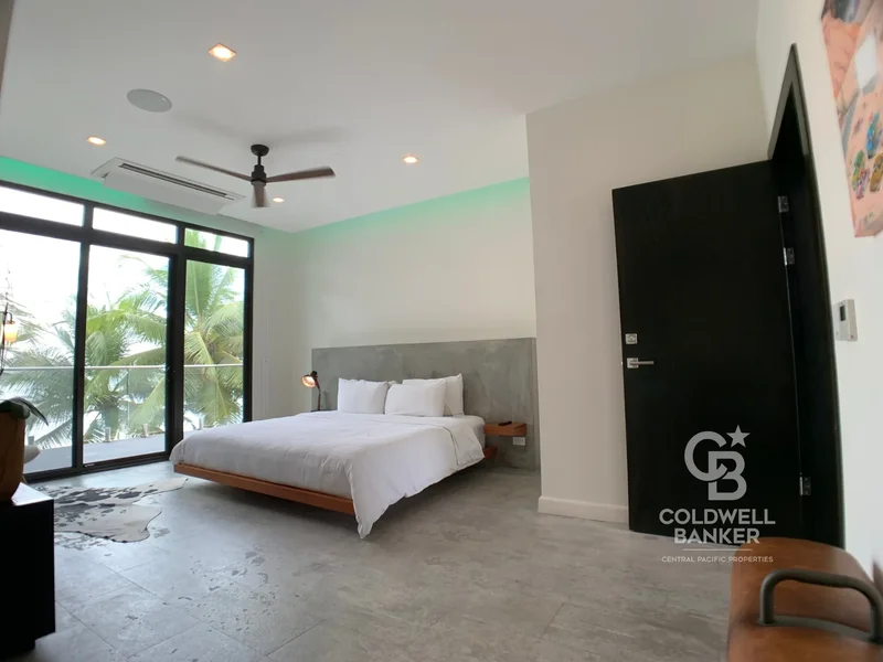 Luxury Beach Front Contemporary Villa