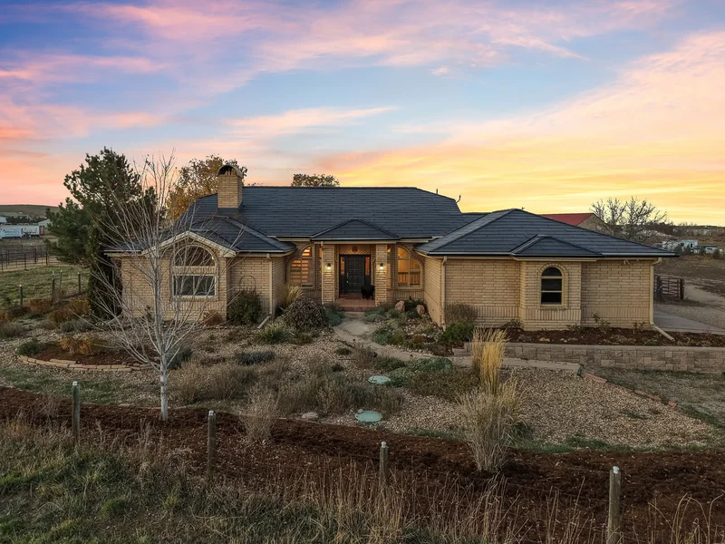 Extraordinary 4.75 Acre Equestrian Property