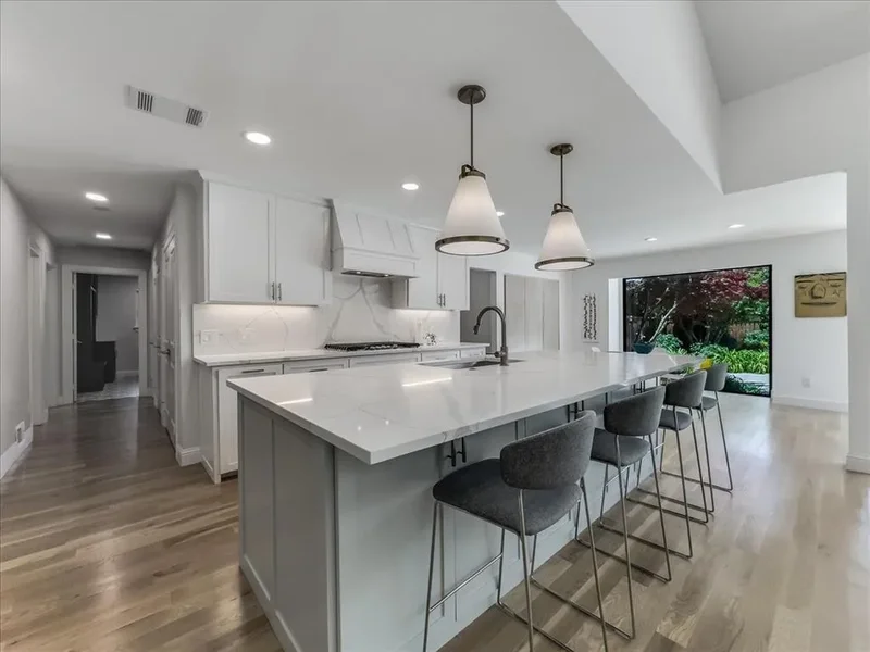 7049 Gateridge Drive, Dallas, Texas, United States. - Photo 9