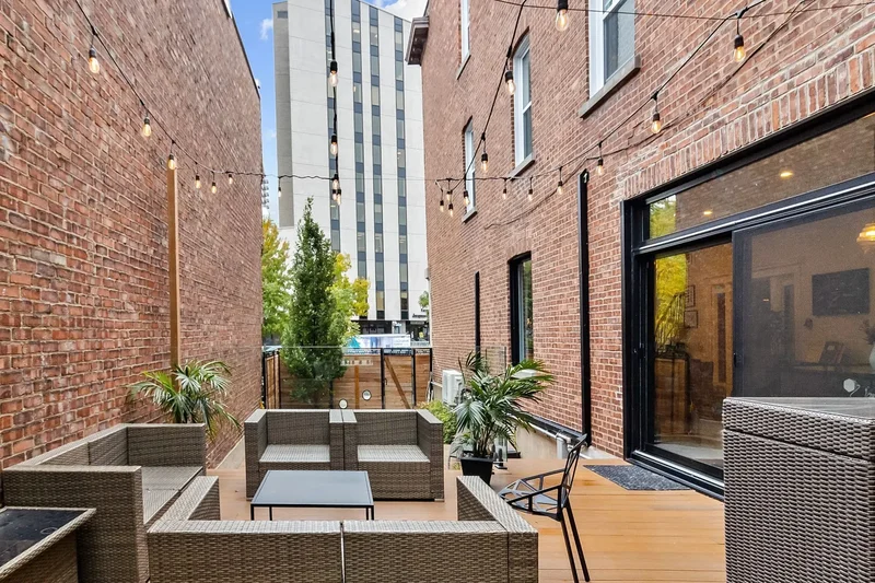 1860 Rue Sherbrooke E., Montréal, Quebec, Canada. - Photo 11