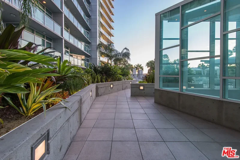 13600 Marina Pointe Drive 1904, Marina del Rey, California, United States. - Photo 37