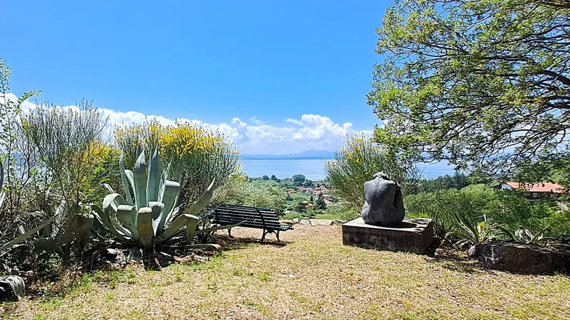 Stunning Panoramic Villa Overlooking Lake Trasimeno