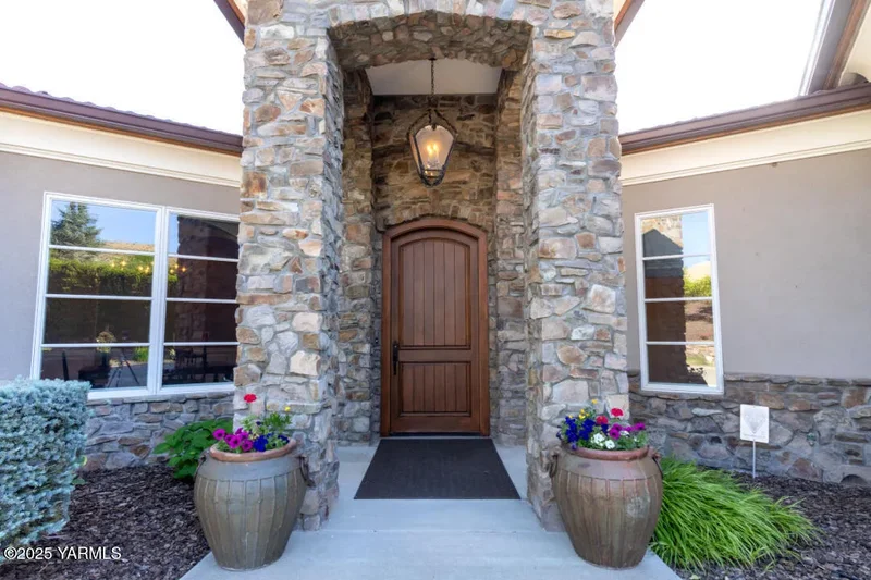 305 Mountain Shadows Pl, Yakima, WA, 98908, USA, Yakima, Washington, United States. - Photo 8