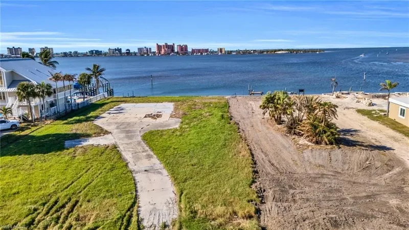 926 San Carlos DR, Fort Myers Beach, Florida, United States. - Photo 15