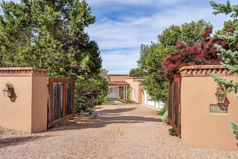 1057 Sierra Del Norte, Santa Fe, NM 87501, Santa Fe, New Mexico, United States. - Photo 43