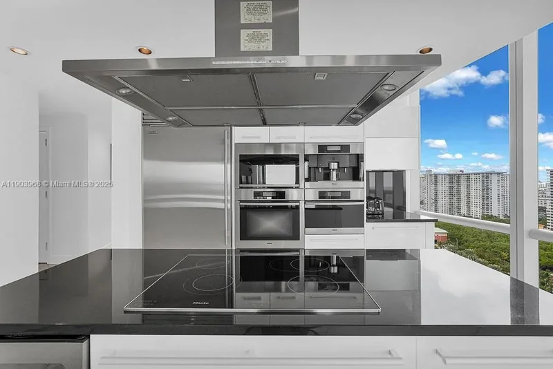 17121 Collins Ave, Golden Beach, Florida, United States. - Photo 13