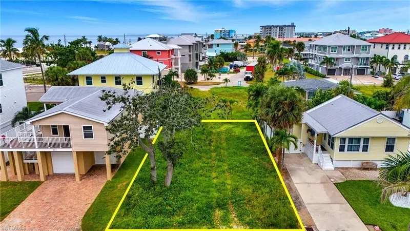 137 Pearl ST, Fort Myers Beach, Florida, United States. - Photo 13