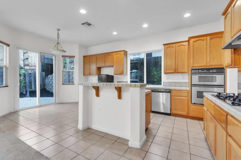 2081 Sebastian Way, Roseville, California, United States. - Photo 14