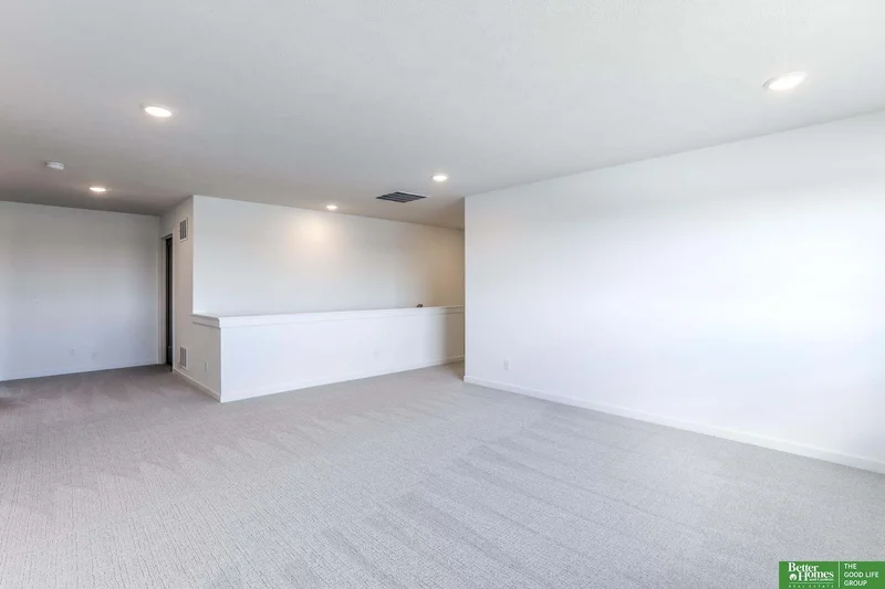 7033 N 276 Court, Valley, NE 68064, King Lake, Nebraska, United States. - Photo 10