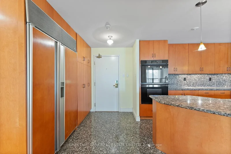 1610 - 889 Bay Street, Toronto, Ontario, Canada. - Photo 5