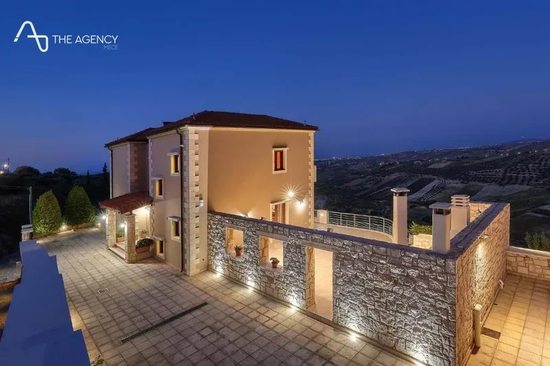 Aristocratic Villa 415 sqm in a Fully Developing Area – Voutes, Heraklion, Crete | €1,050,000 – Idea