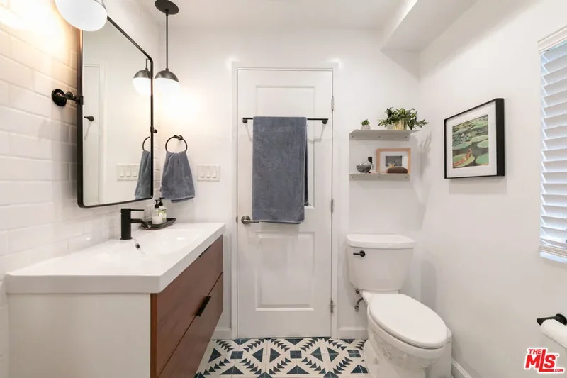 2415 8th Avenue, Los Angeles, California, United States. - Photo 24