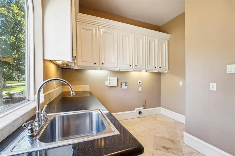 37 Kings Lake Estates Boulevard, Humble, Texas, United States. - Photo 8