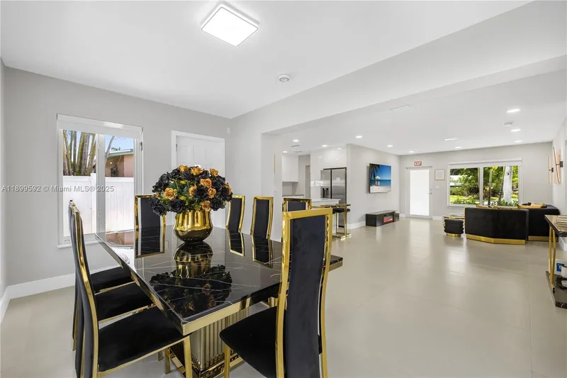 1104 N 13th Ter, Hollywood, Florida, United States. - Photo 12