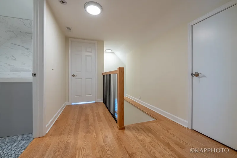 2239 W Cornelia Avenue, Chicago, IL 60618, Chicago, Illinois, United States. - Photo 51