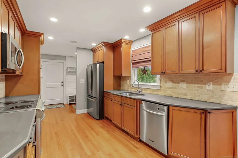 8 Moorland Road, Trumbull, CT 06611, Trumbull, Connecticut, United States. - Photo 8
