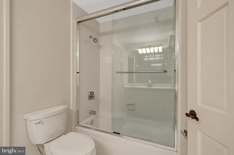 8014 GREENWICH WOODS DR, MCLEAN, VA, 22102, USA, McLean, Virginia, United States. - Photo 6