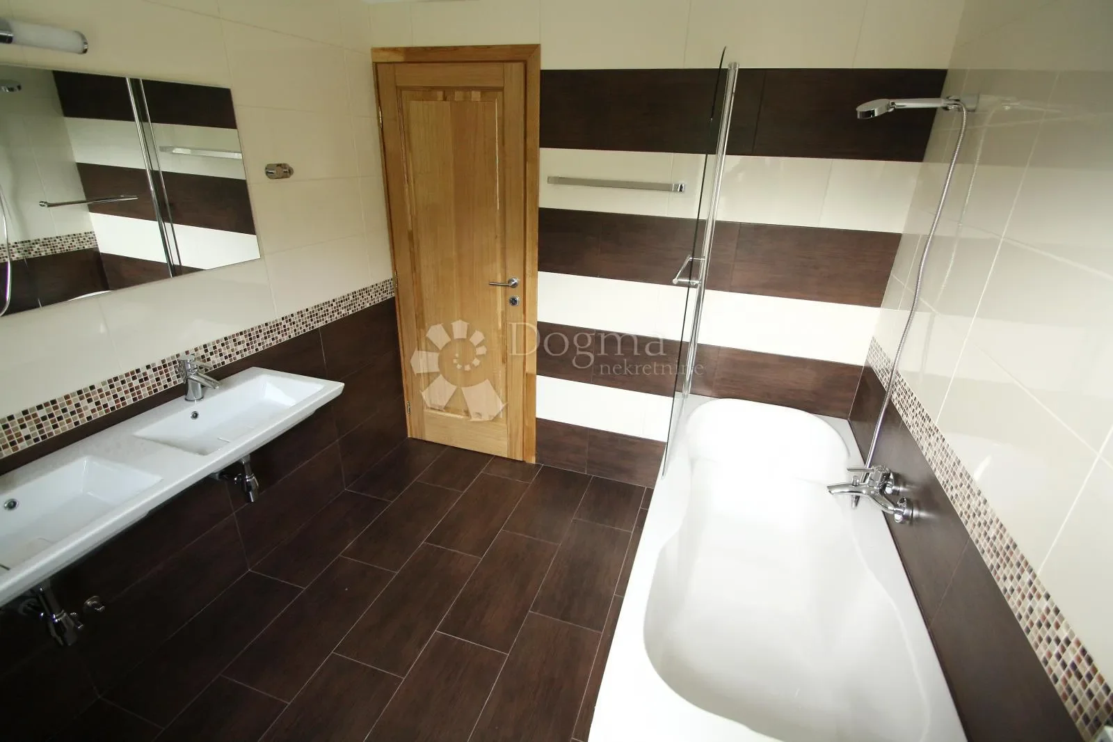Gallery photo 3