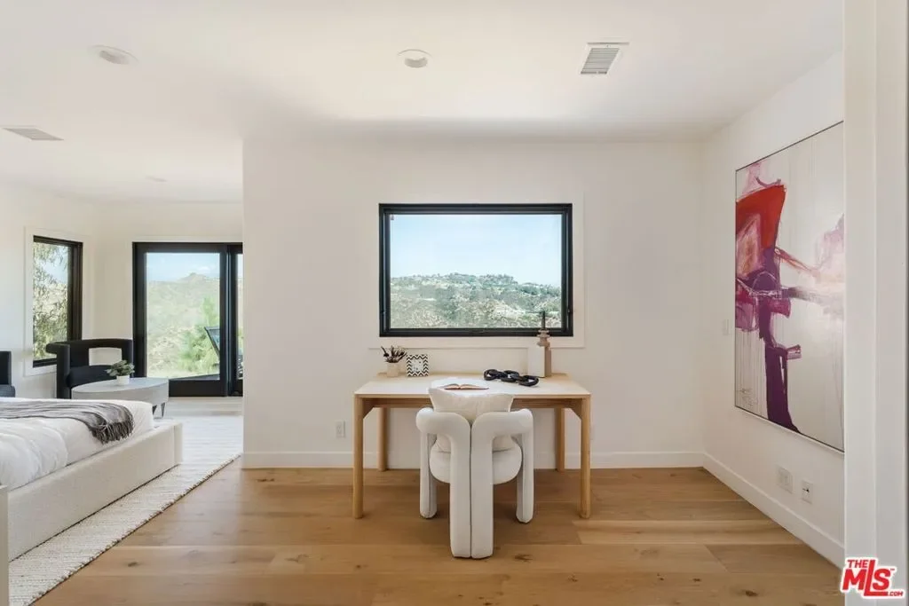 1648 Summitridge Drive, Beverly Hills, California, United States. - Photo 4
