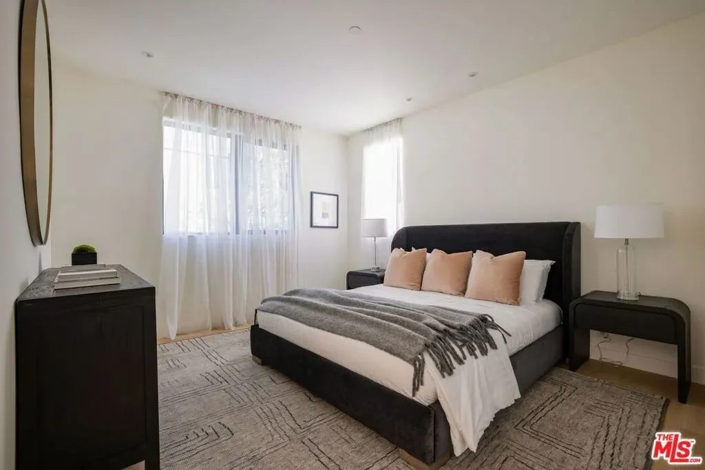 929 Hilldale, Altadena, California, United States. - Photo 1
