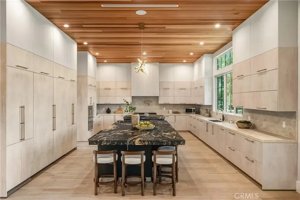 20511 Wells Drive, Los Angeles, California, United States. - Photo 16