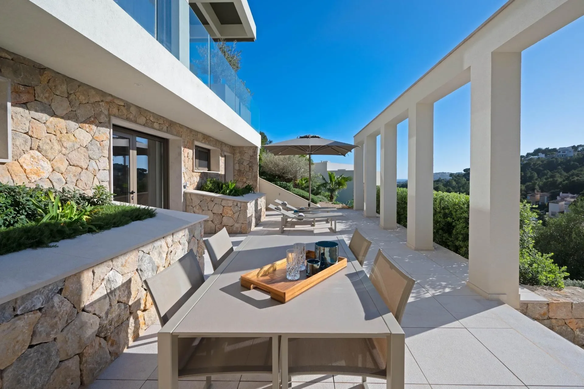 Exterior photo 3