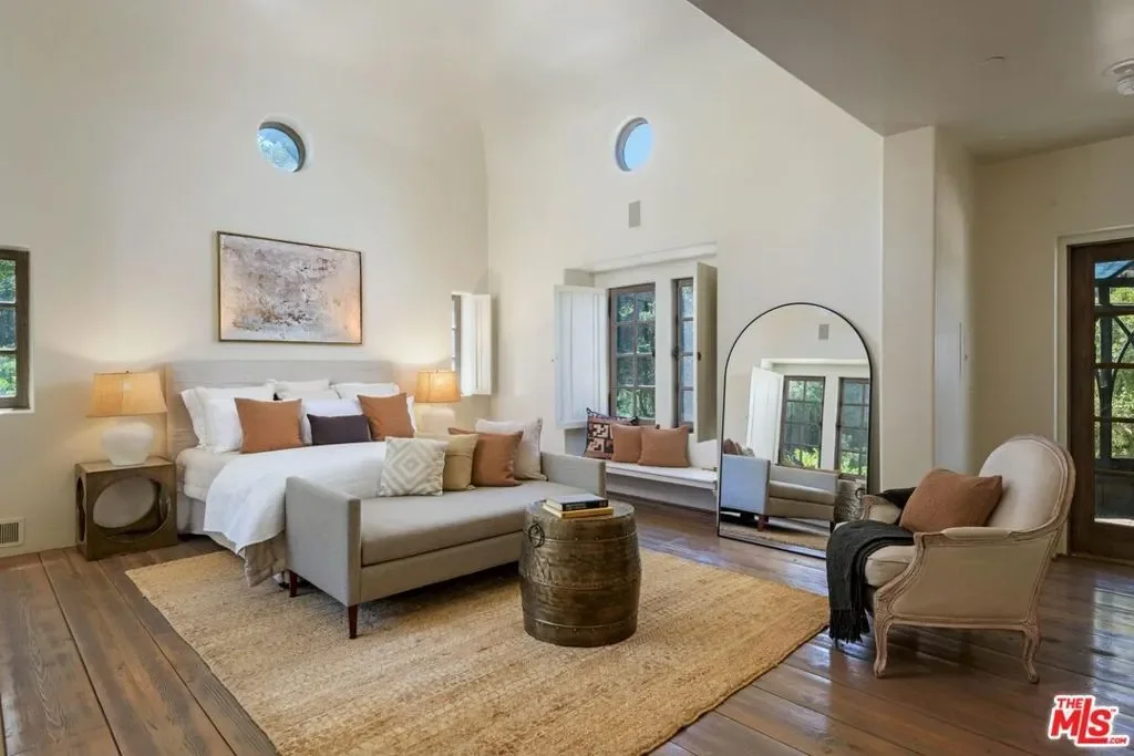 2899 Hidden Valley Lane, Montecito, California, United States. - Photo 11