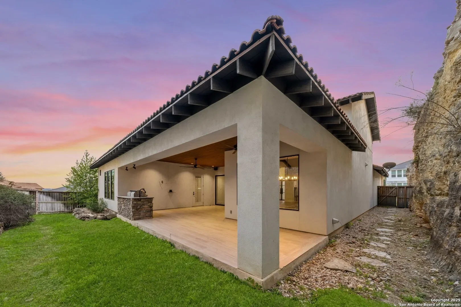 Exterior photo 10