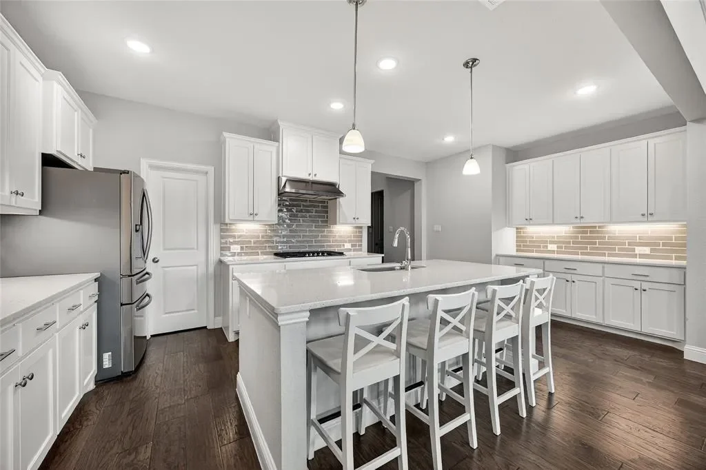 704 Corner Post Path, Prosper, Texas, United States. - Photo 10
