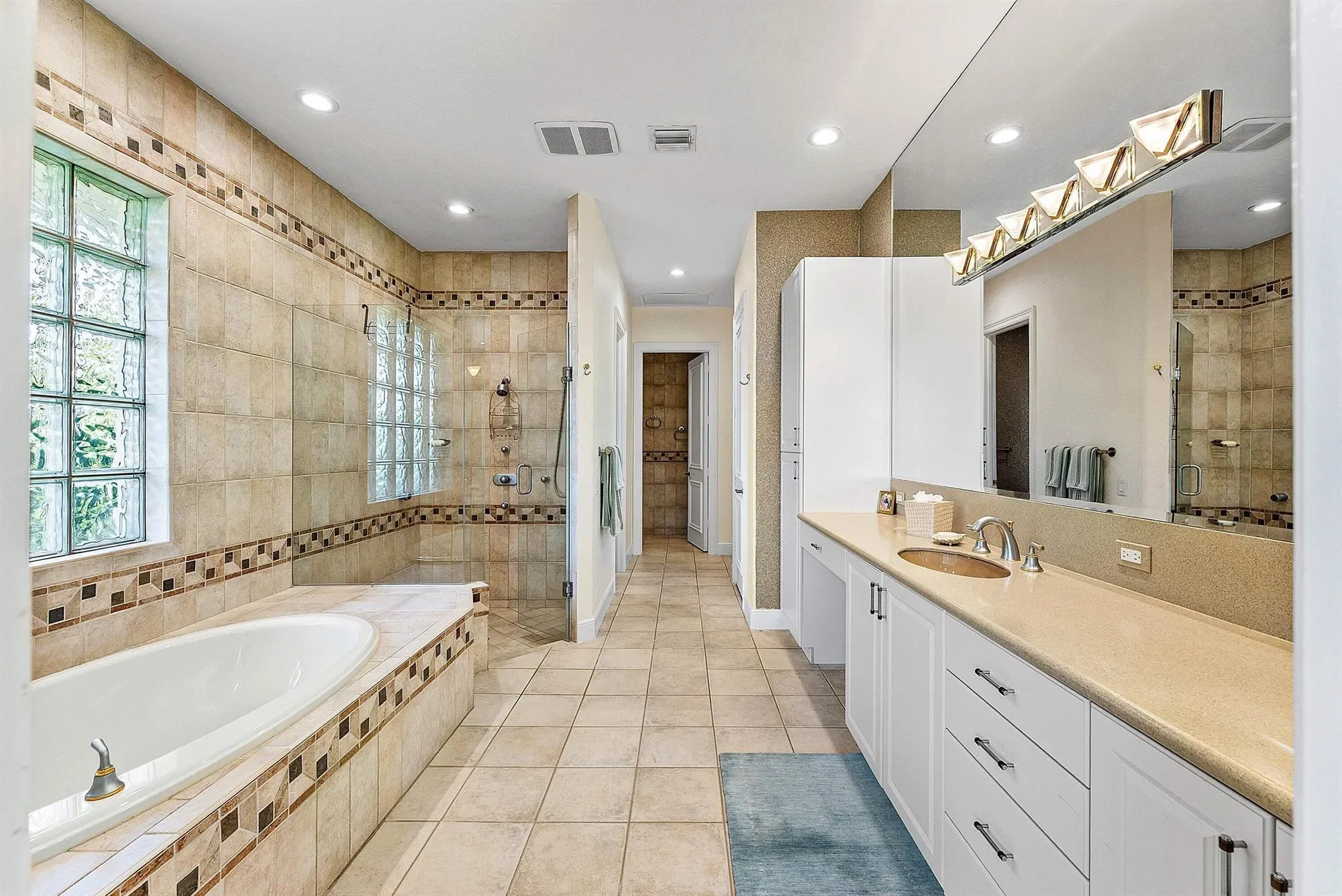 225 Oakview Drive, Delray Beach, Florida, United States. - Photo 24