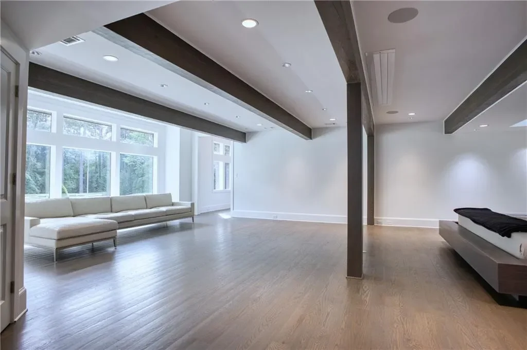 2883 W Roxboro Road NE, Atlanta, Georgia, United States. - Photo 18