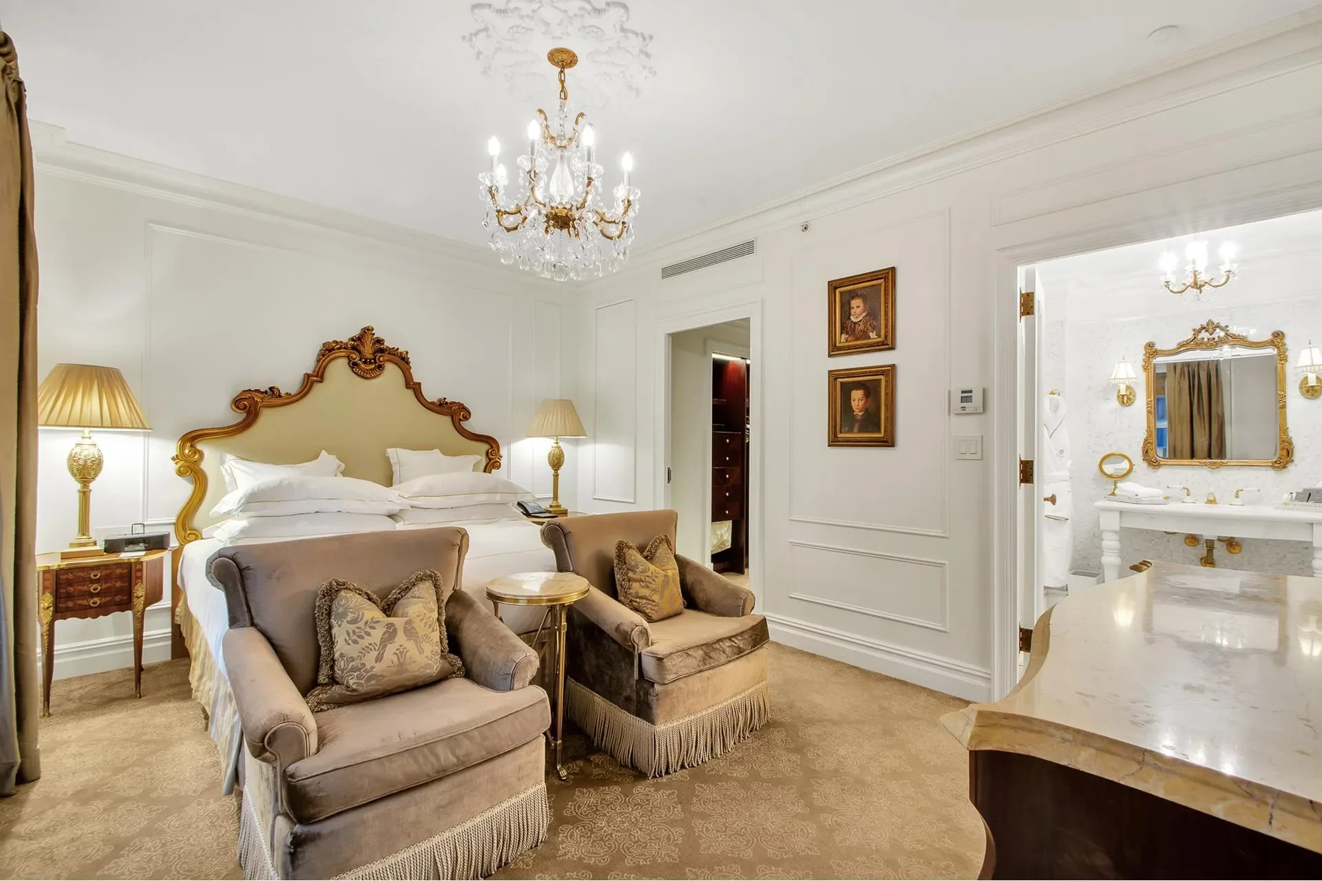 The Plaza Residence, 1 CENTRAL PARK S, New York, New York, United States. - Photo 2