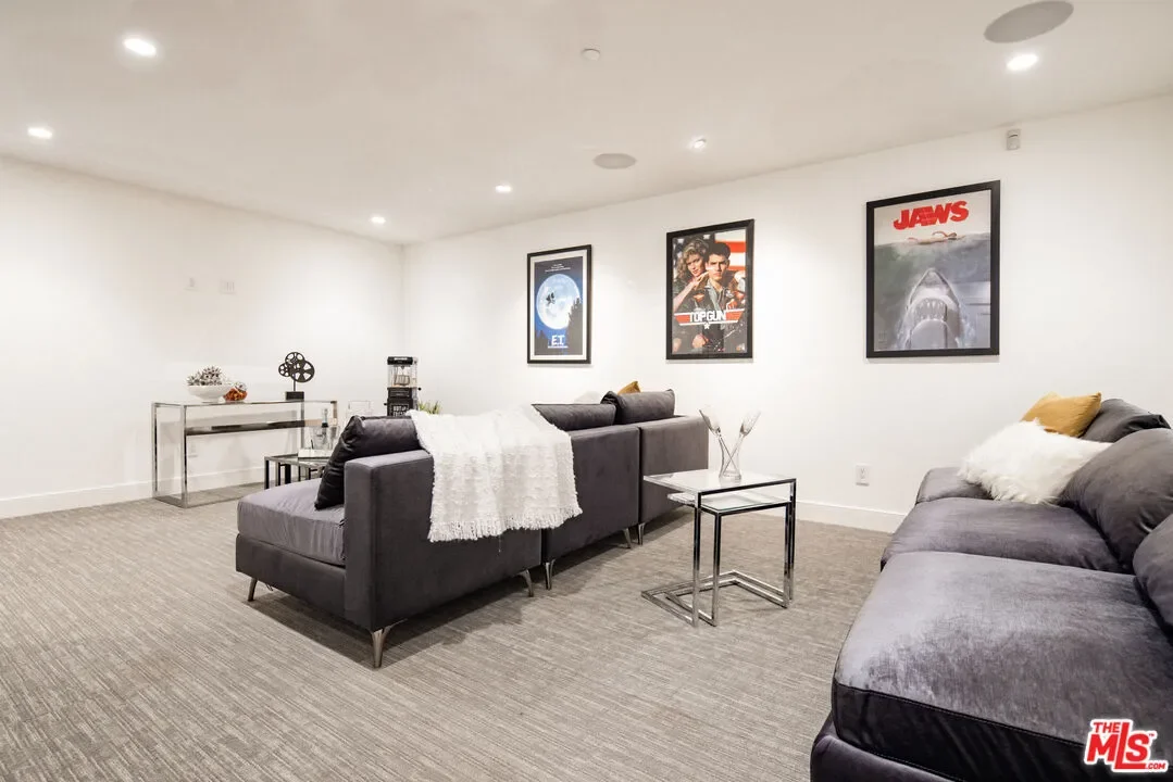 934 1st St, Manhattan Beach, California, United States. - Photo 16