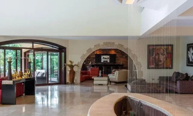 Gallery photo 12