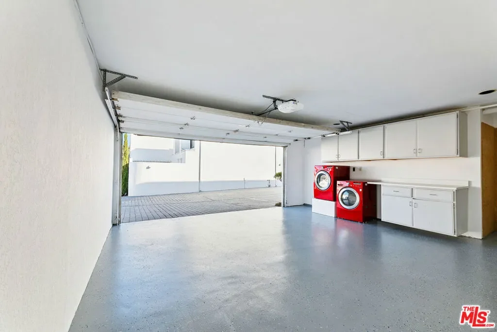 29221 Heathercliff Road 13, Malibu, California, United States. - Photo 16