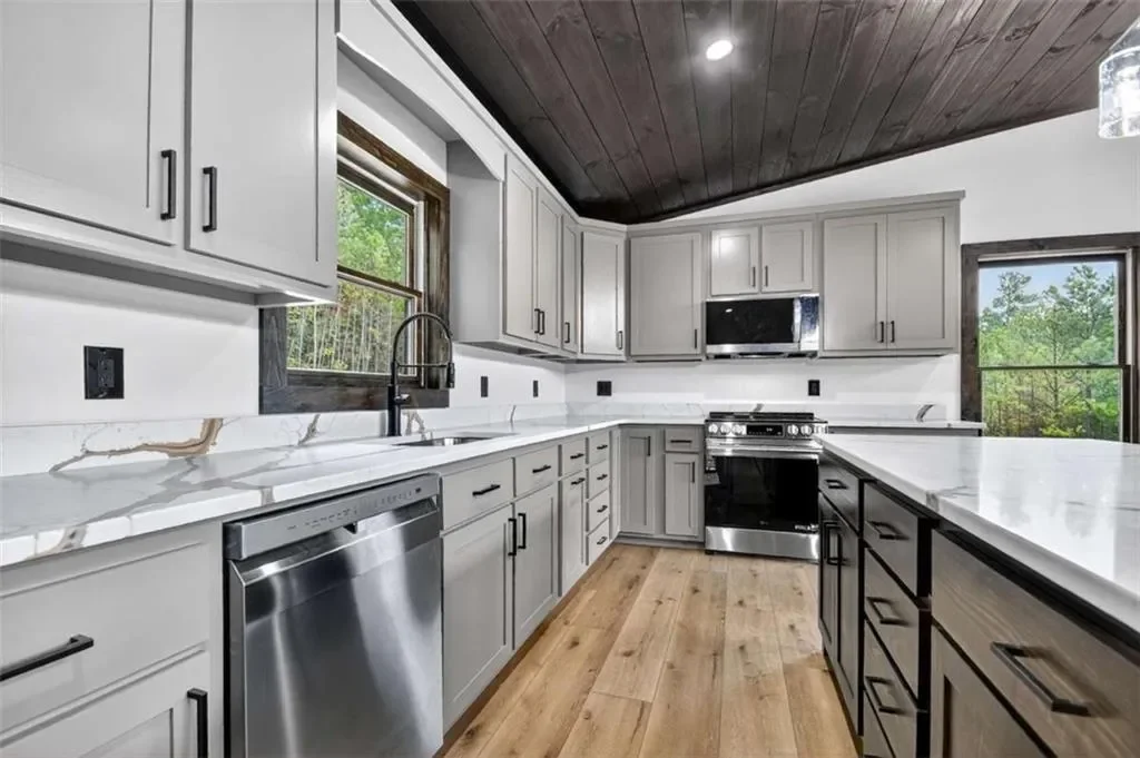 123 Ridgeline Drive, Turtletown, United States. - Photo 3
