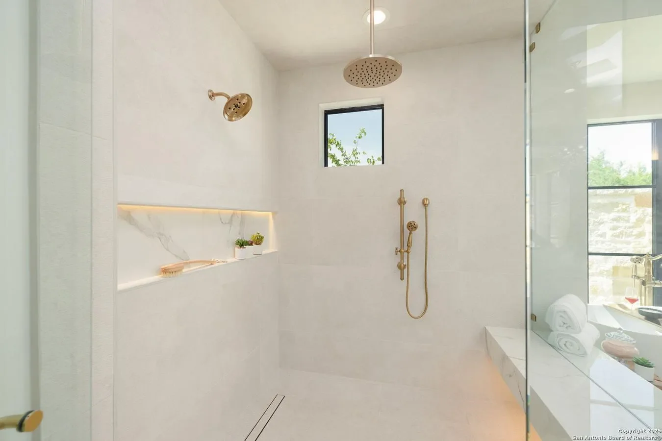 Gallery photo 9