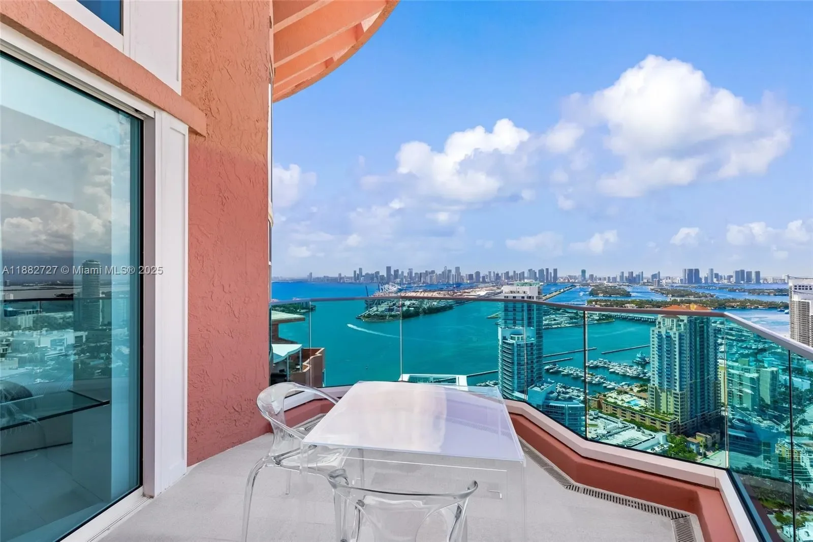 300 S Pointe Dr PH-5, Miami Beach, Florida, United States. - Photo 31