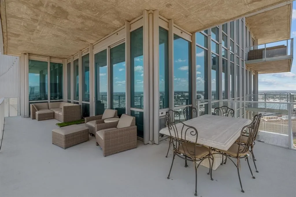 1301 Throckmorton Street 2402, Fort Worth, Texas, United States. - Photo 26