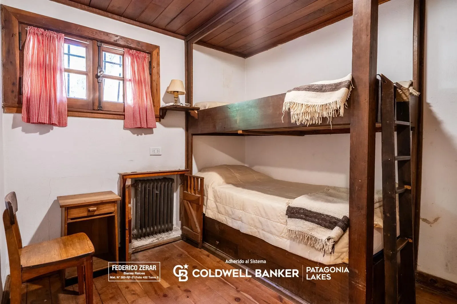 Casa en Colonia Suiza-Bariloche, Bariloche, San Carlos de Bariloche, Río Negro, Argentina. - Hero Image